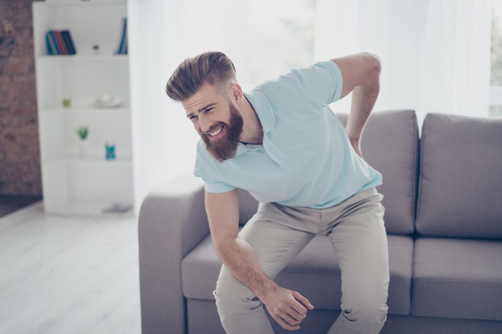 Acute low back pain with sharp movements in a patient with osteocondrosis